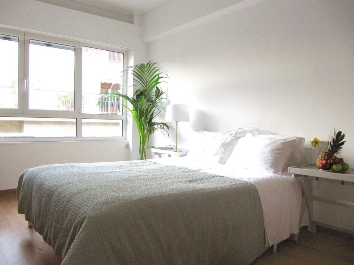 Unique Location With Rooftop View Атина Екстериор снимка