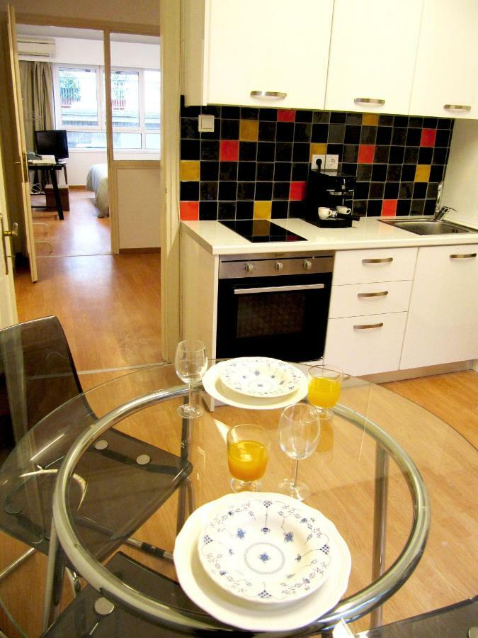 Unique Location With Rooftop View Атина Екстериор снимка