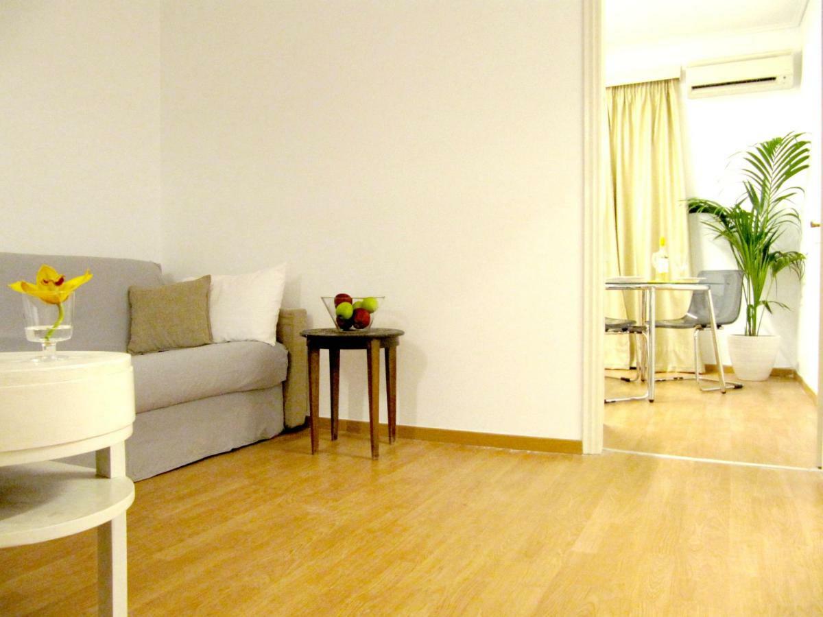 Unique Location With Rooftop View Атина Екстериор снимка